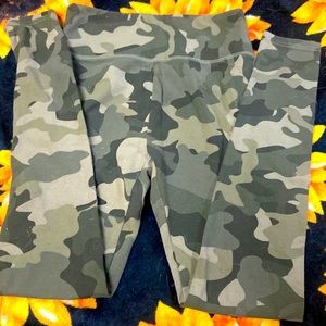 Camo leggings🖤